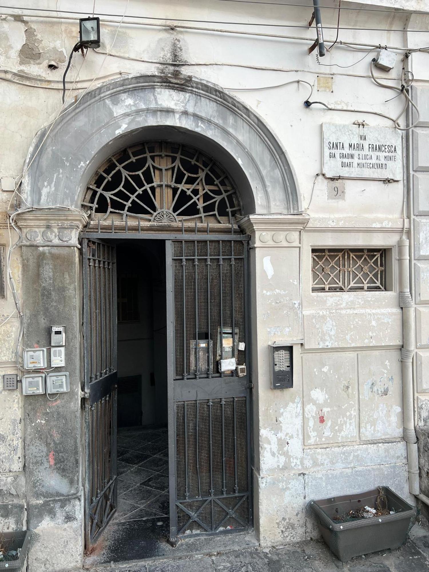 La Casa Della Nonna - Quartierispagnoli Neapel Exterior foto
